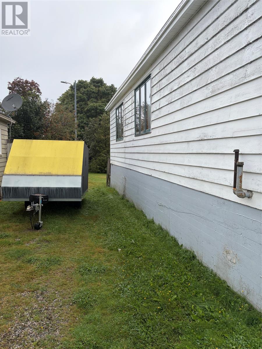 26 Mount Pleasant Avenue, St. John's, Newfoundland & Labrador, A1C5G7, St. John's, Newfoundland & Labrador — photo 3 of 5