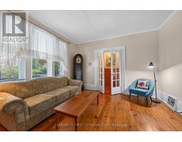 Living room - 324 Ridout Street S, London South, ON N6C3Z3 Photo 9