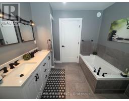 294 Chabot Crescent, Mattice Val Cote, ON P0L1T0 Photo 13