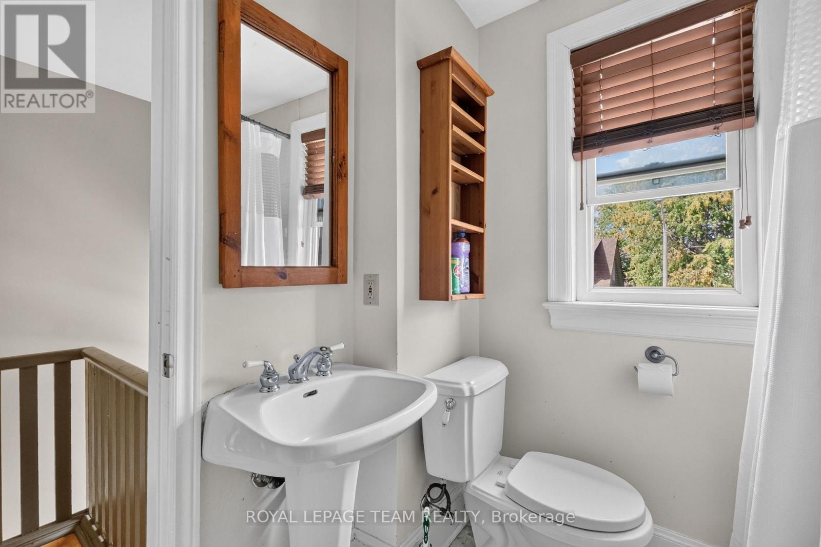 223 MCGILLIVRAY STREET - 24