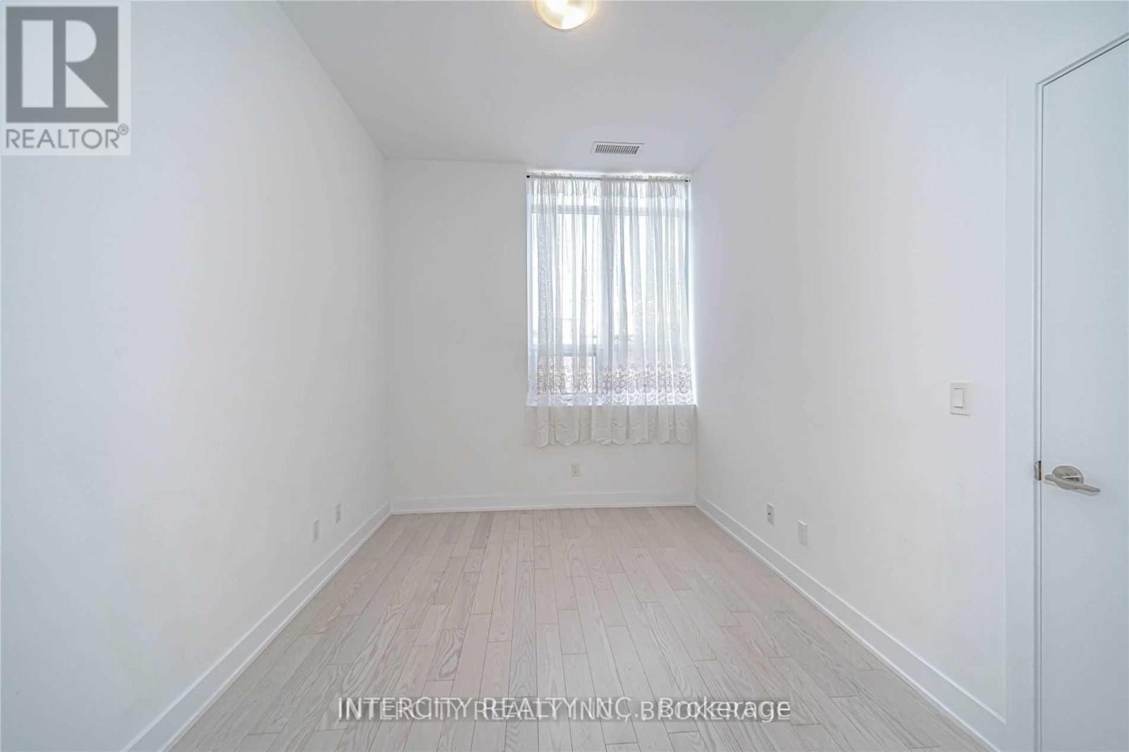 #201 181 BEDFORD ROAD - 21