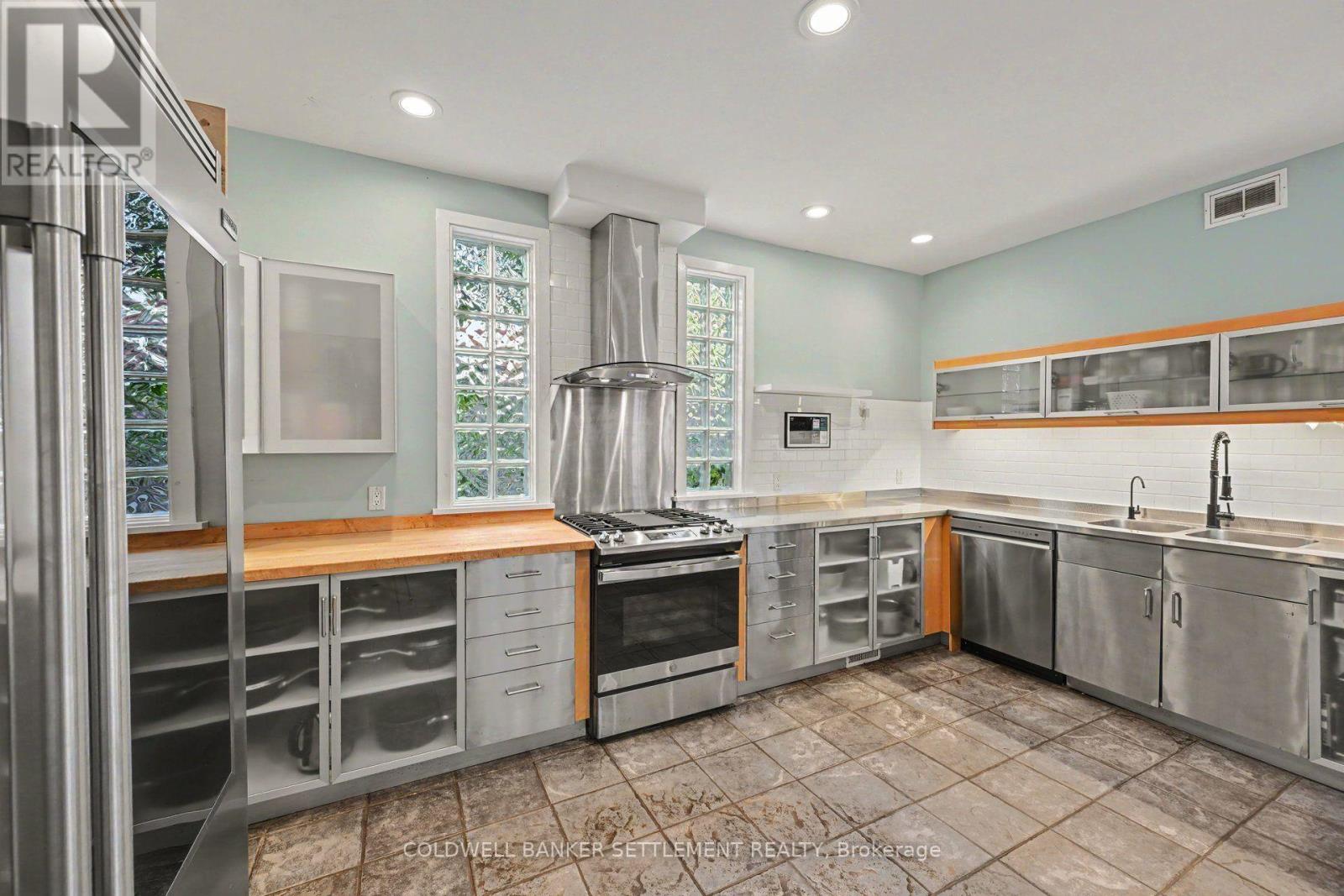 46 BROCK STREET S - Image 21