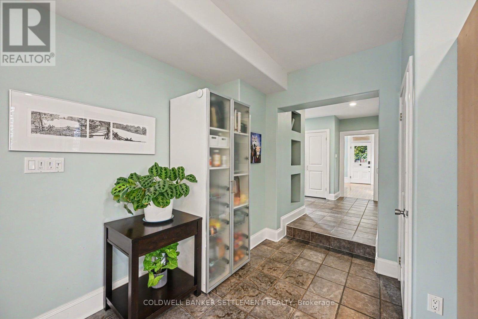46 BROCK STREET S - Image 6