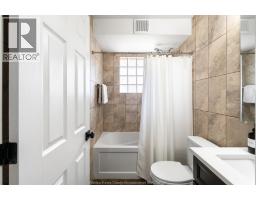 735 Lounsborough, Windsor, ON N9G1G1 Photo 18