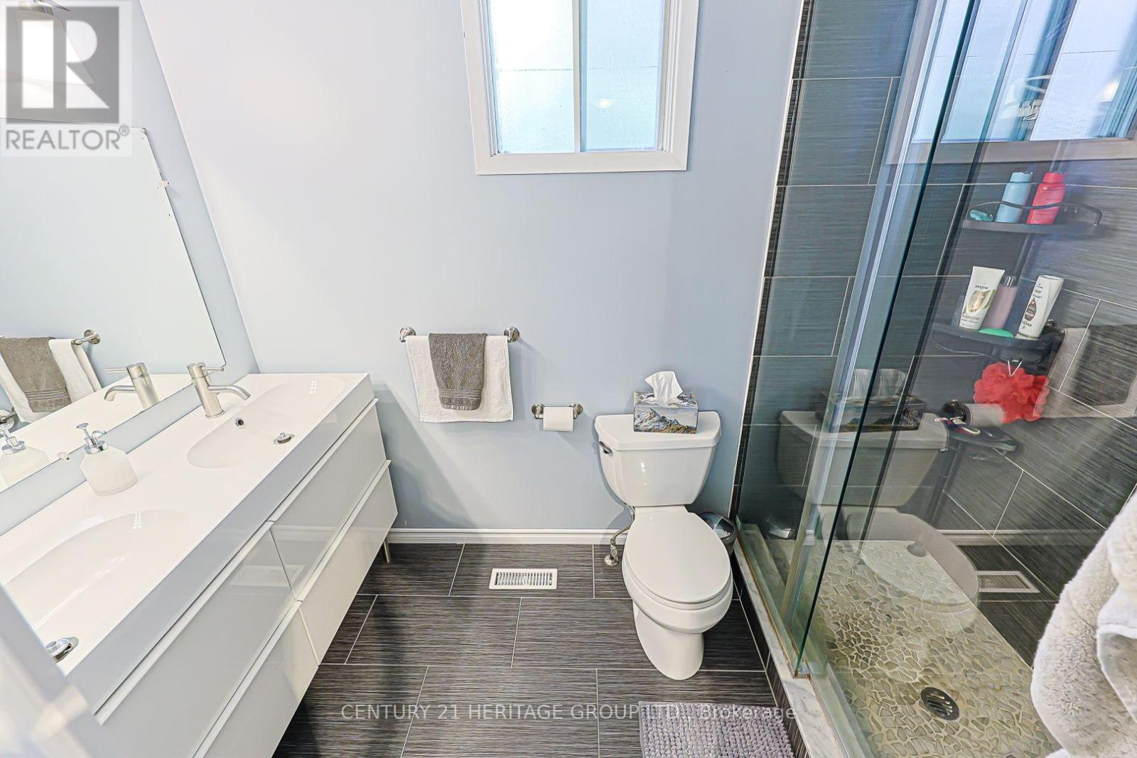 66 HOWLETT AVENUE - 23