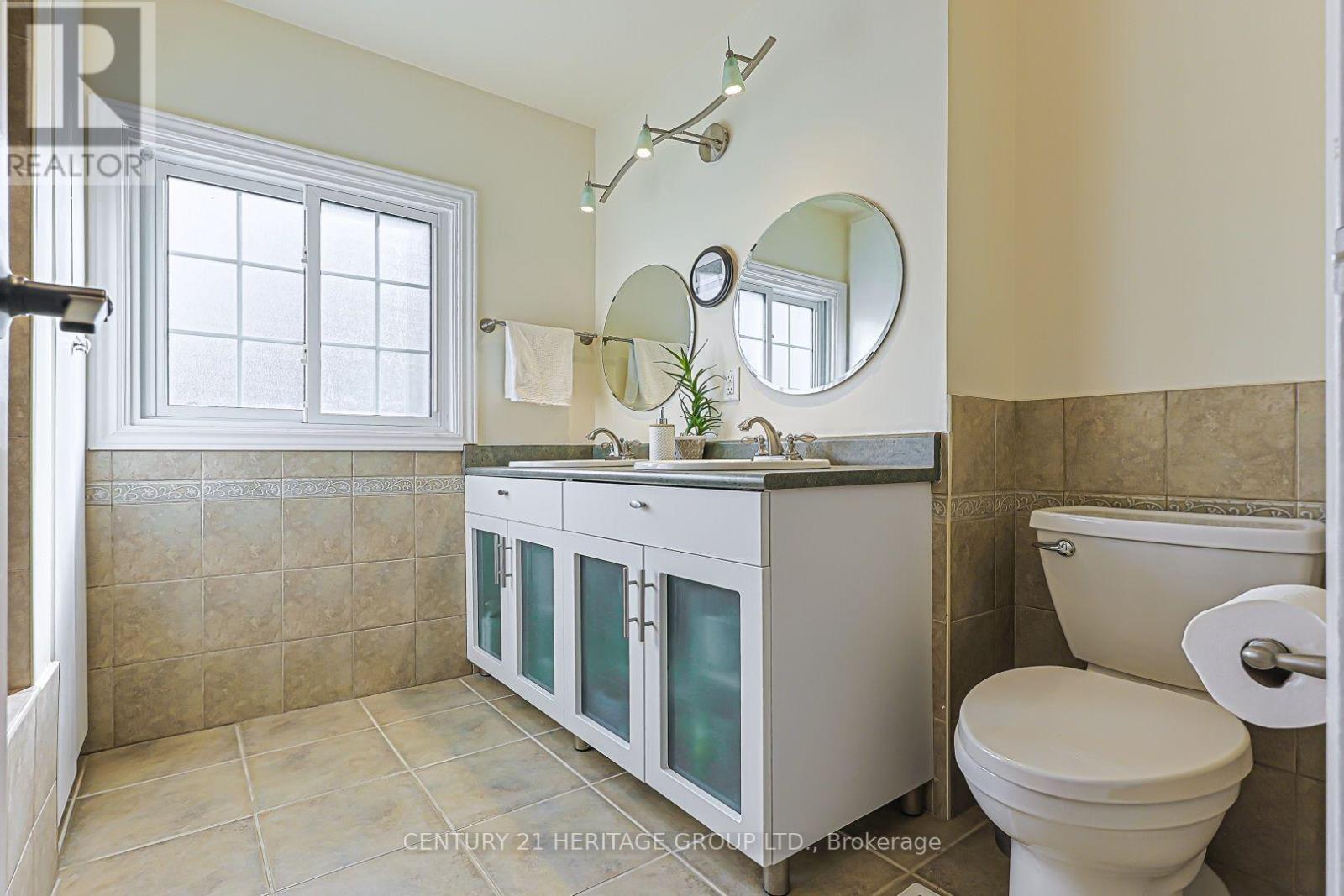 66 HOWLETT AVENUE - 30