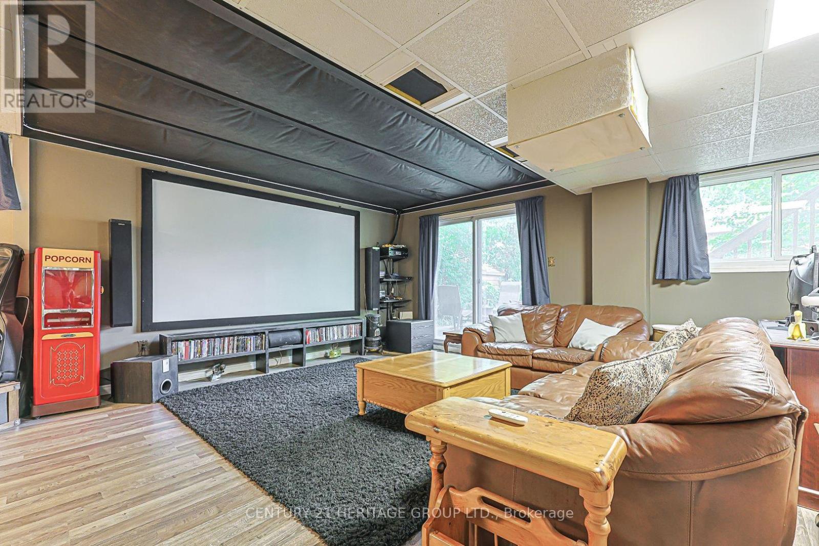 66 HOWLETT AVENUE - 36