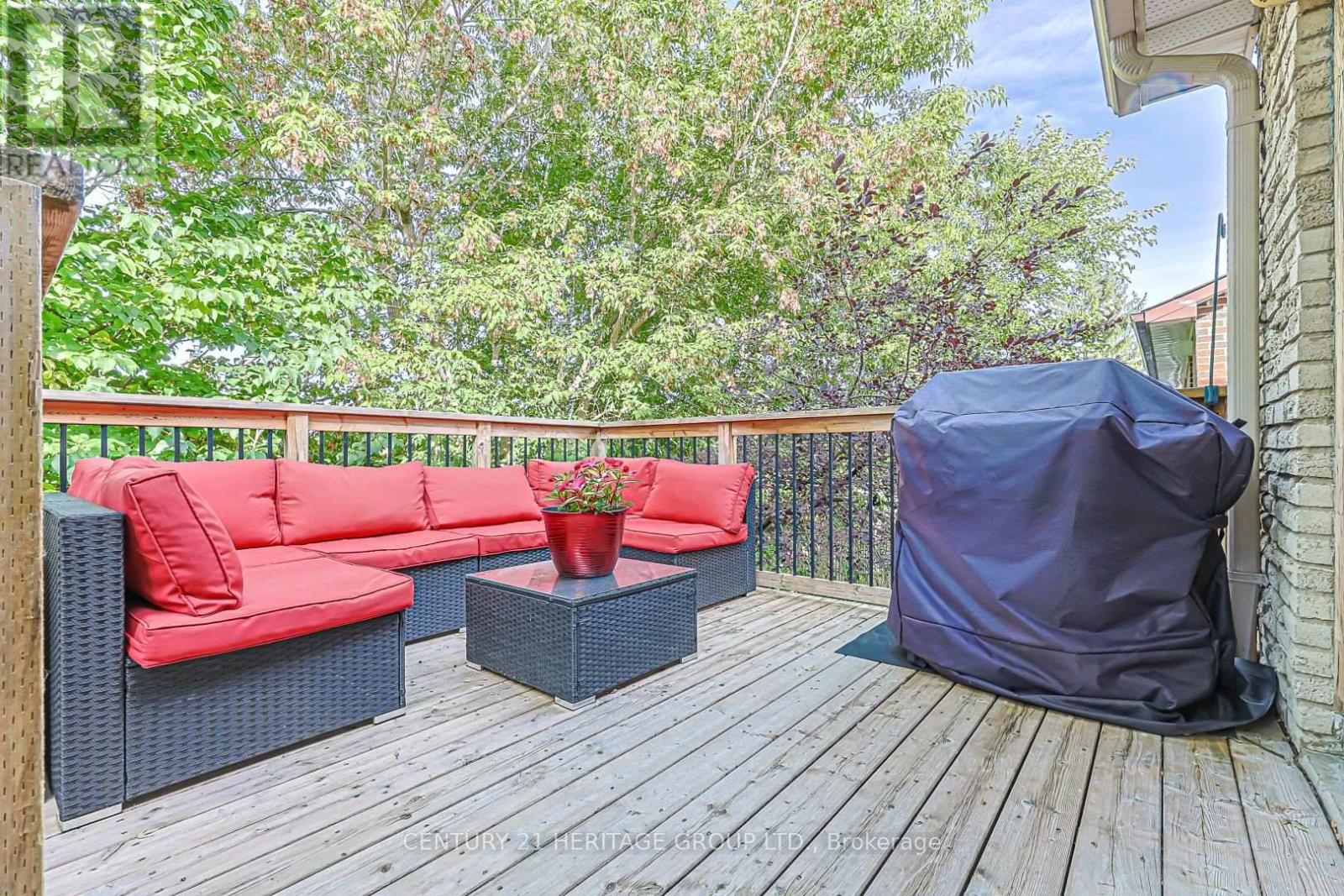 66 HOWLETT AVENUE - 44