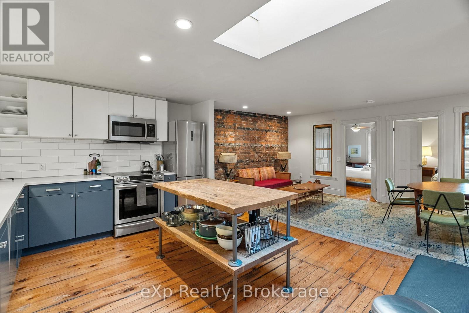 94 Wellington Street — photo 17