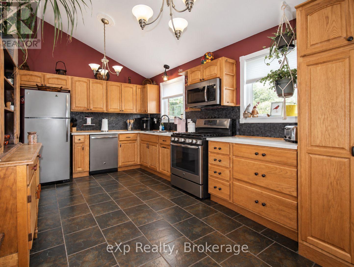 111690 GREY ROAD 14 - 2