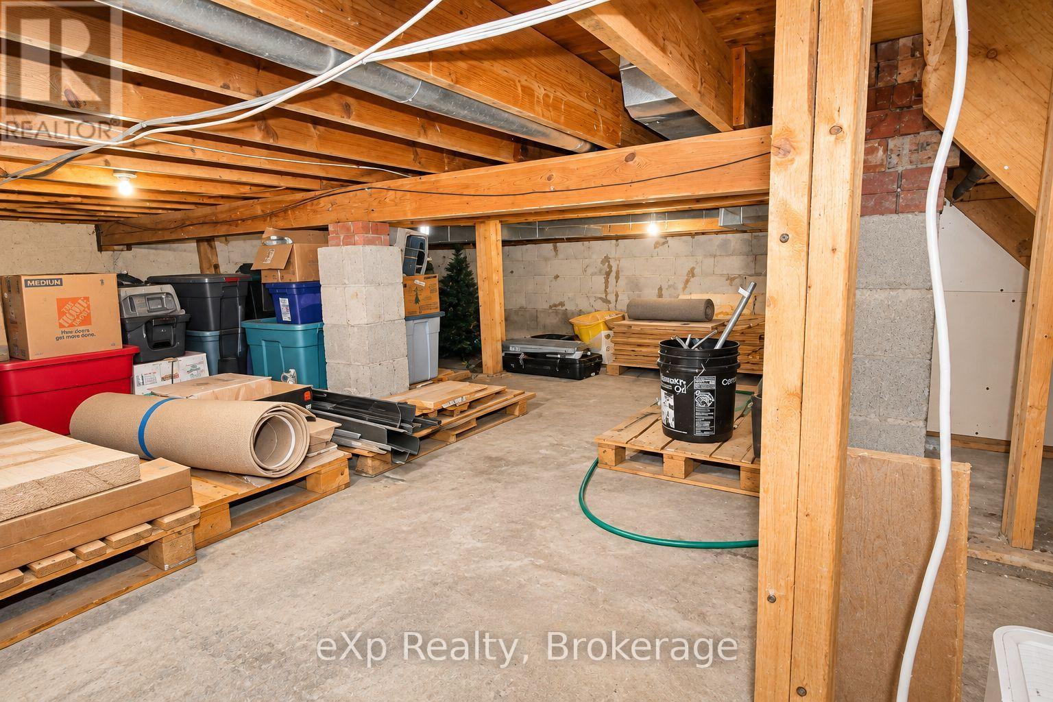 111690 GREY ROAD 14 - Image 32