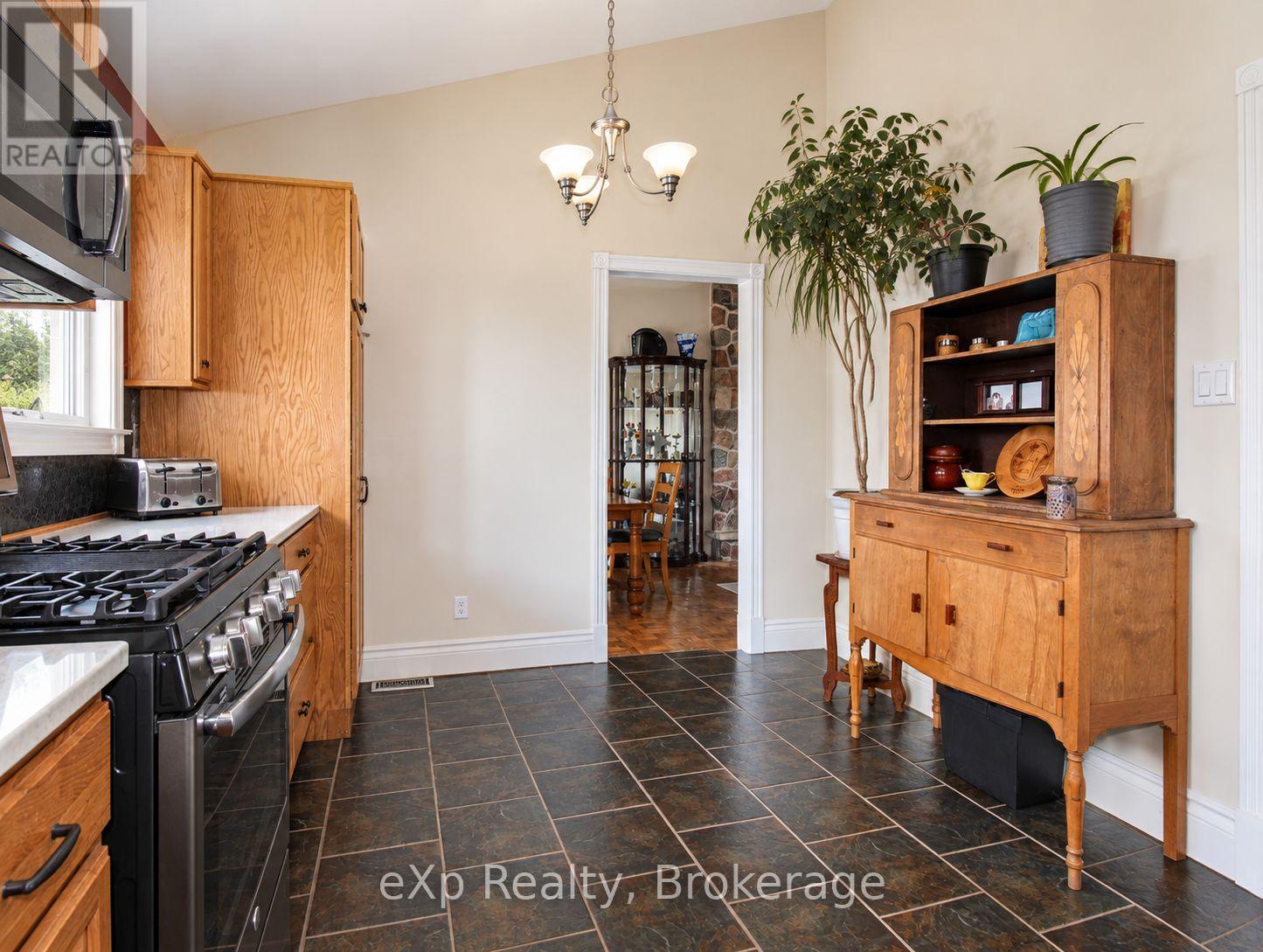 111690 GREY ROAD 14 - Image 5