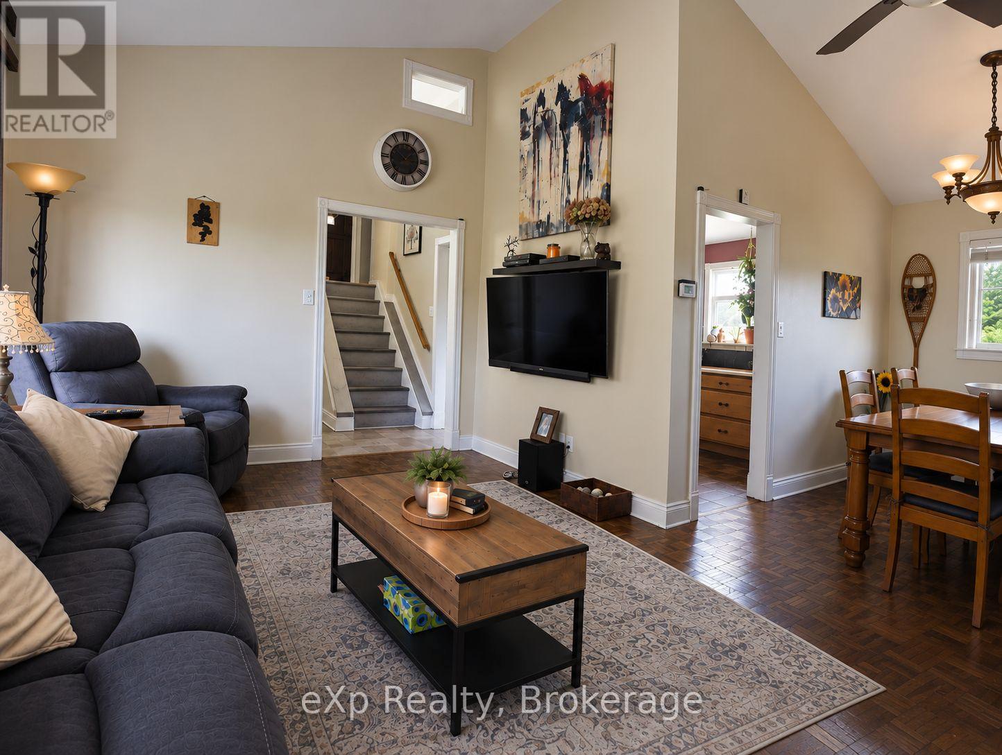 111690 GREY ROAD 14 - Image 7