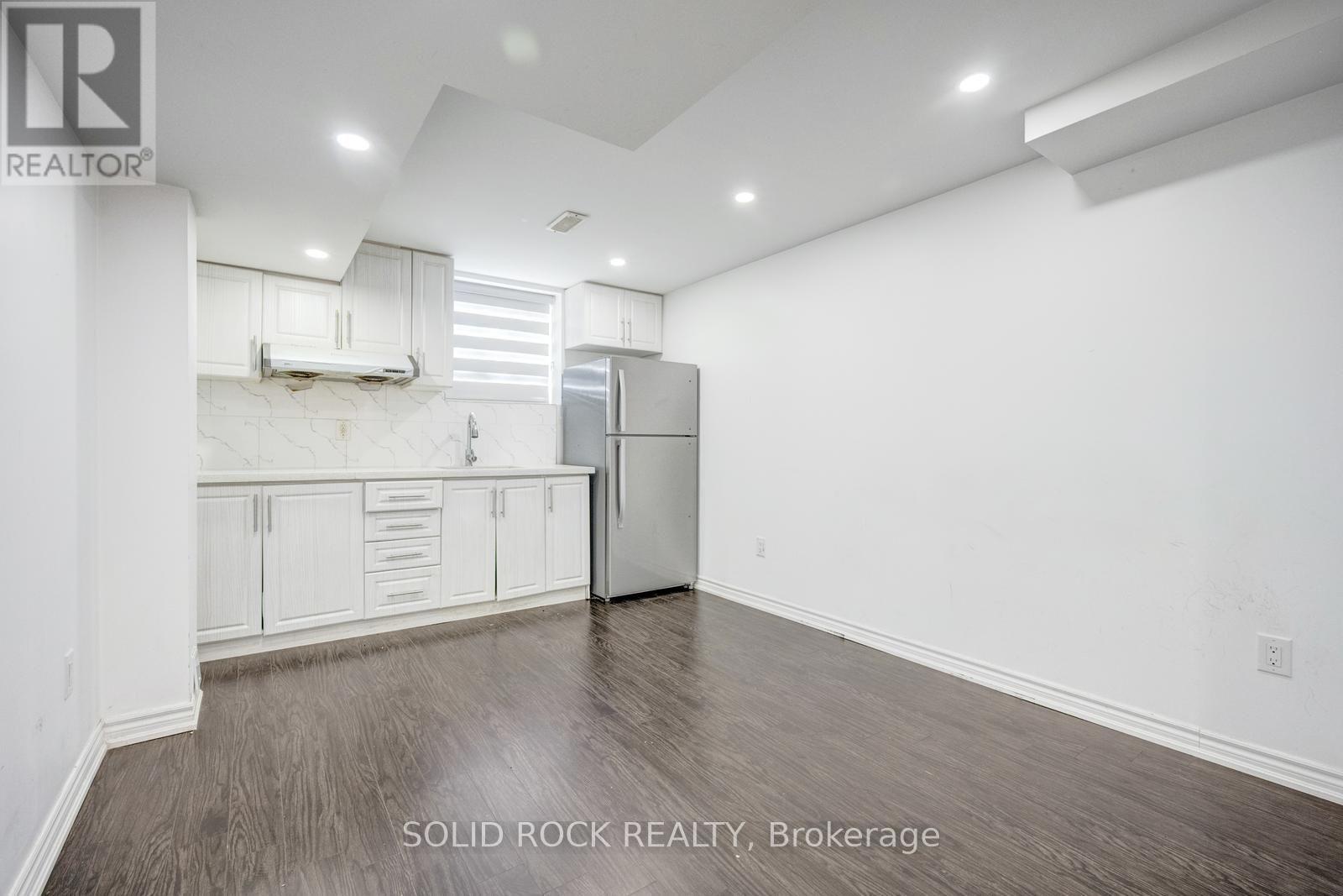 93 PARITY ROAD - 43