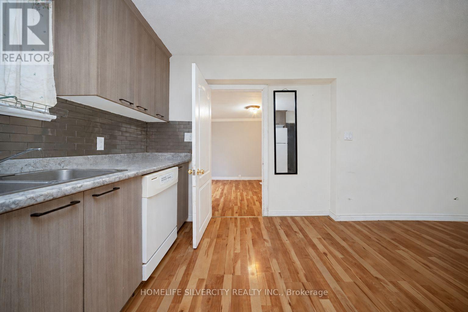 30 WOODWARD AVENUE - 12