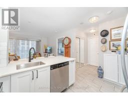 1005 - 5 Michael Power Place, Toronto, ON M9A0A3 Photo 12