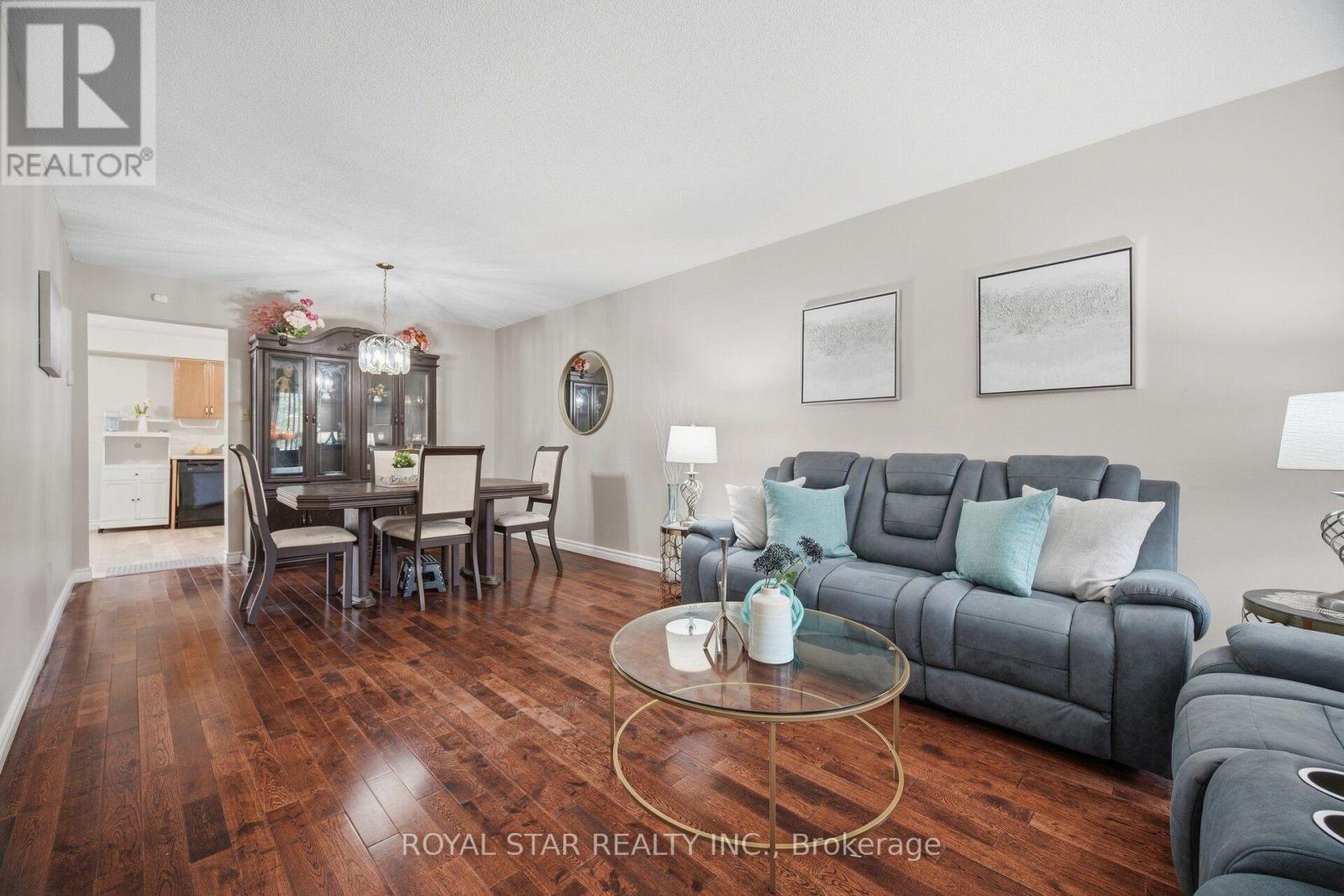39 EBBY AVENUE E - 11