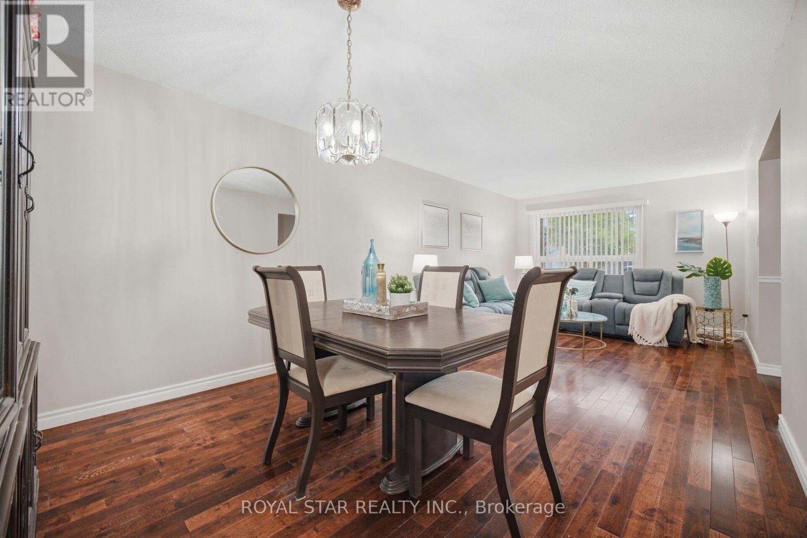 39 EBBY AVENUE E - 13