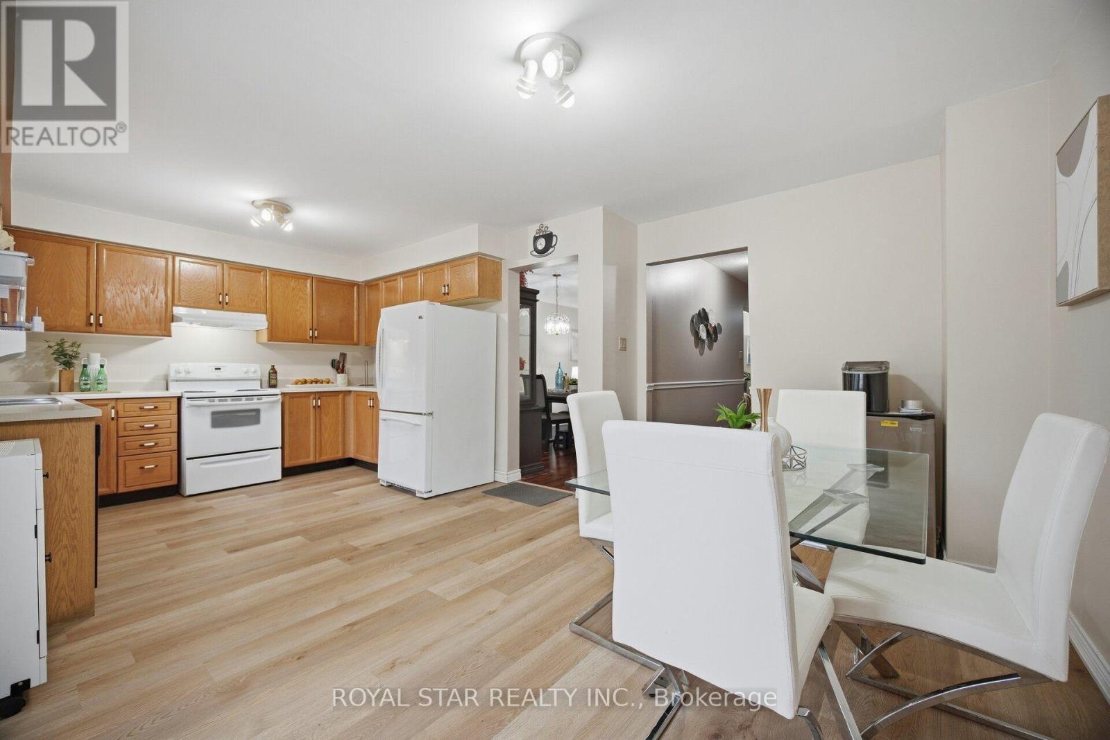 39 EBBY AVENUE E - 17