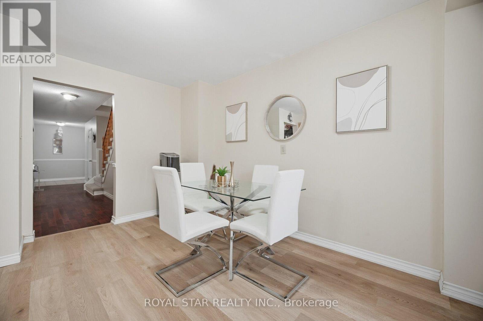 39 EBBY AVENUE E - 19
