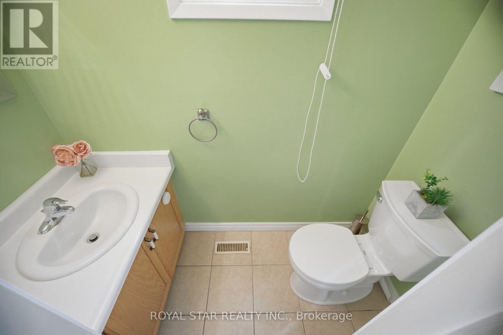 39 EBBY AVENUE E - 21