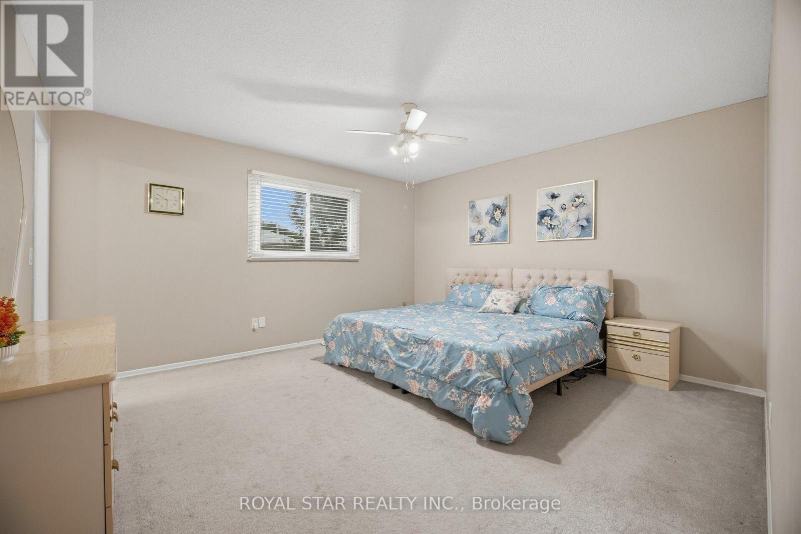 39 EBBY AVENUE E - 23