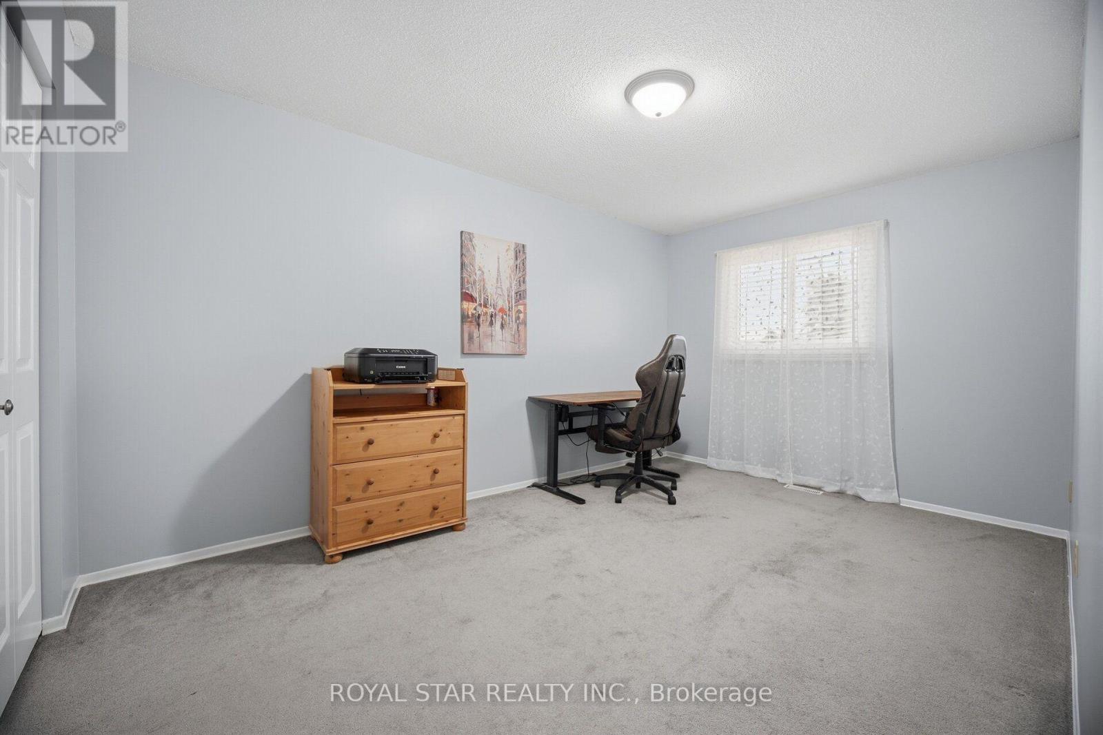 39 EBBY AVENUE E - 28