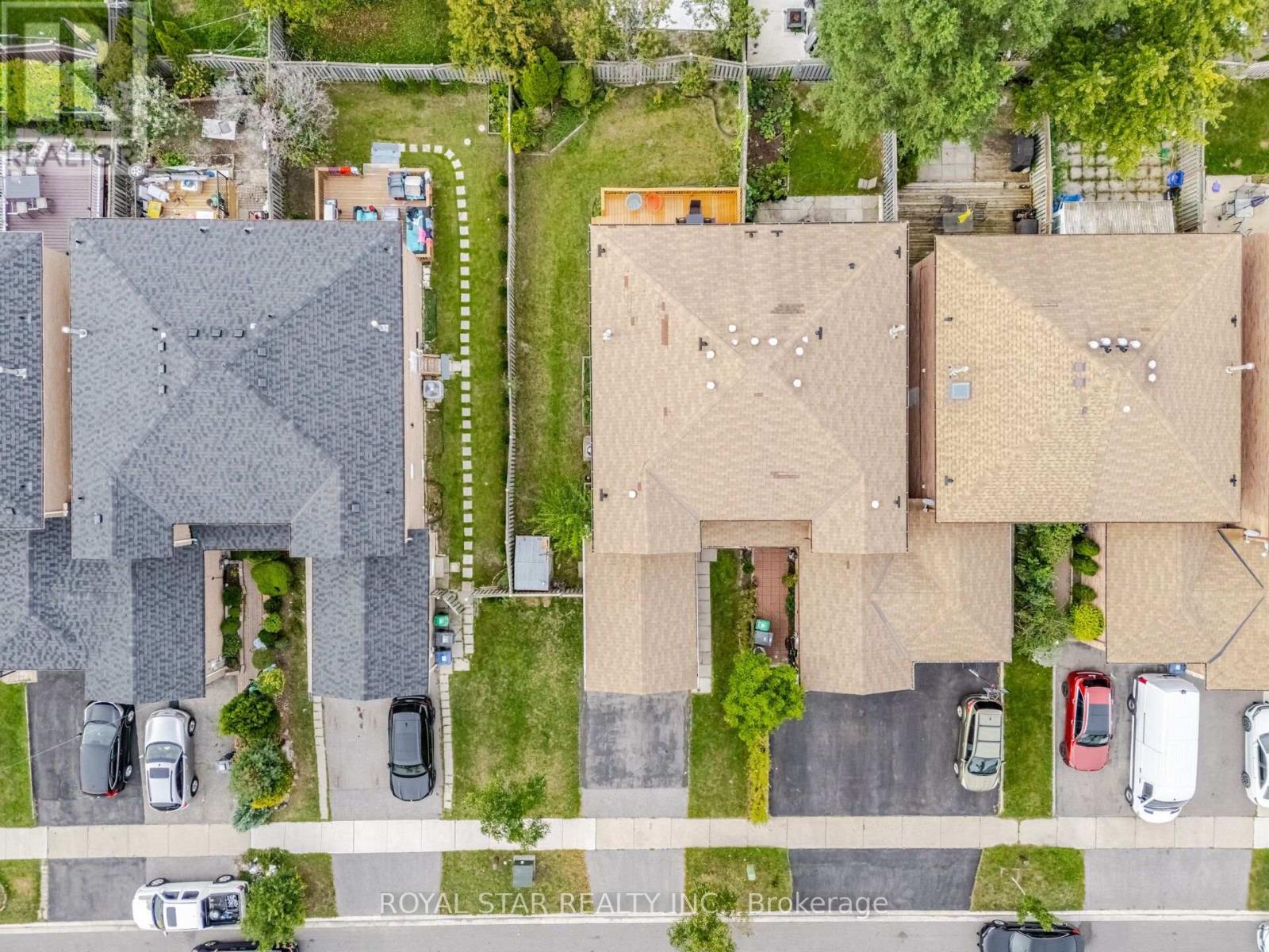 39 EBBY AVENUE E - 3