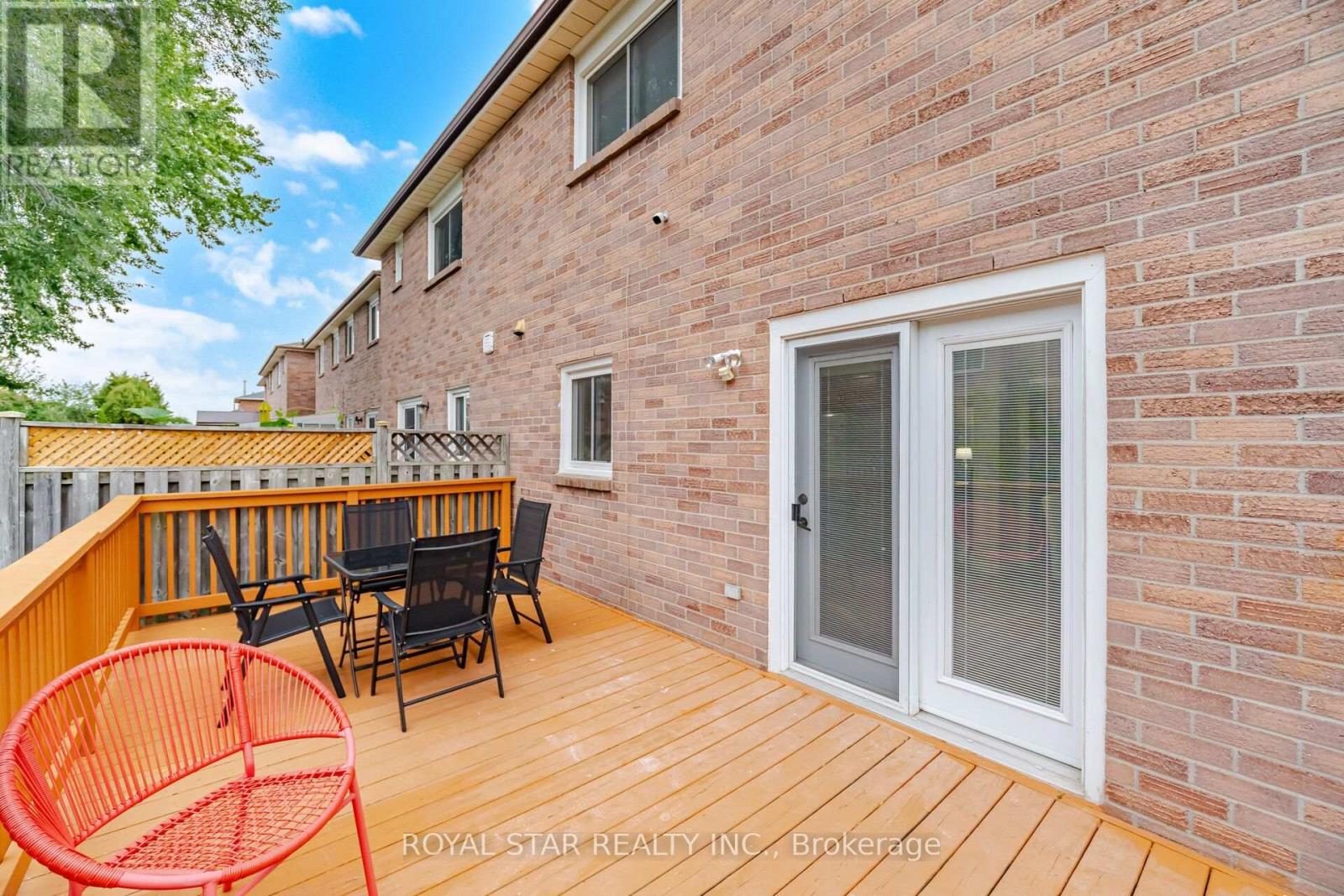 39 EBBY AVENUE E - 36