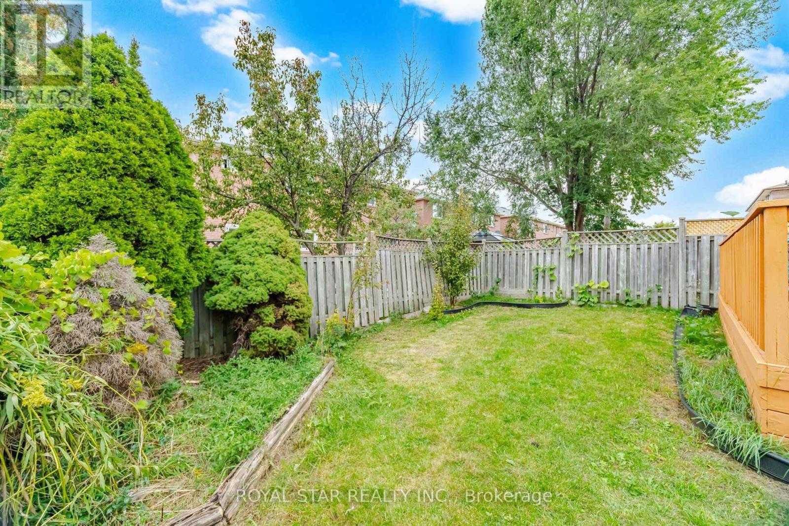 39 EBBY AVENUE E - 39