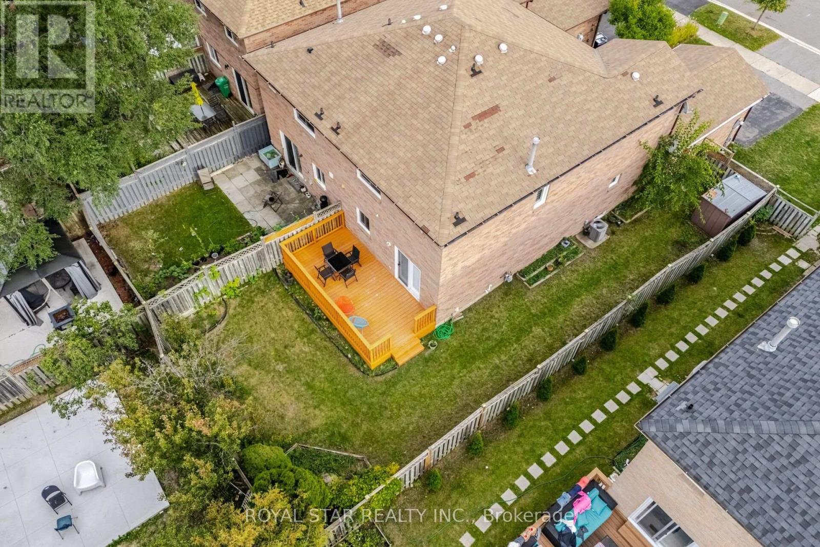 39 EBBY AVENUE E - 42