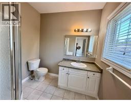 Kitchen - 596 Violet Street, Waterloo, ON N2V2V6 Photo 11
