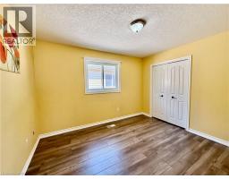 Living room - 596 Violet Street, Waterloo, ON N2V2V6 Photo 12