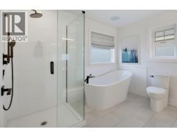 1159 Sluggett Rd, Central Saanich, BC V8M1E9 Photo 16