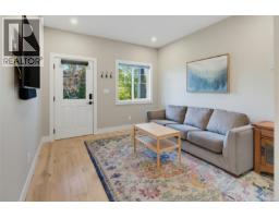 1159 Sluggett Rd, Central Saanich, BC V8M1E9 Photo 19