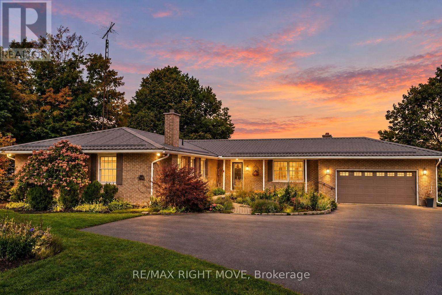570 LAKE DALRYMPLE ROAD - 1