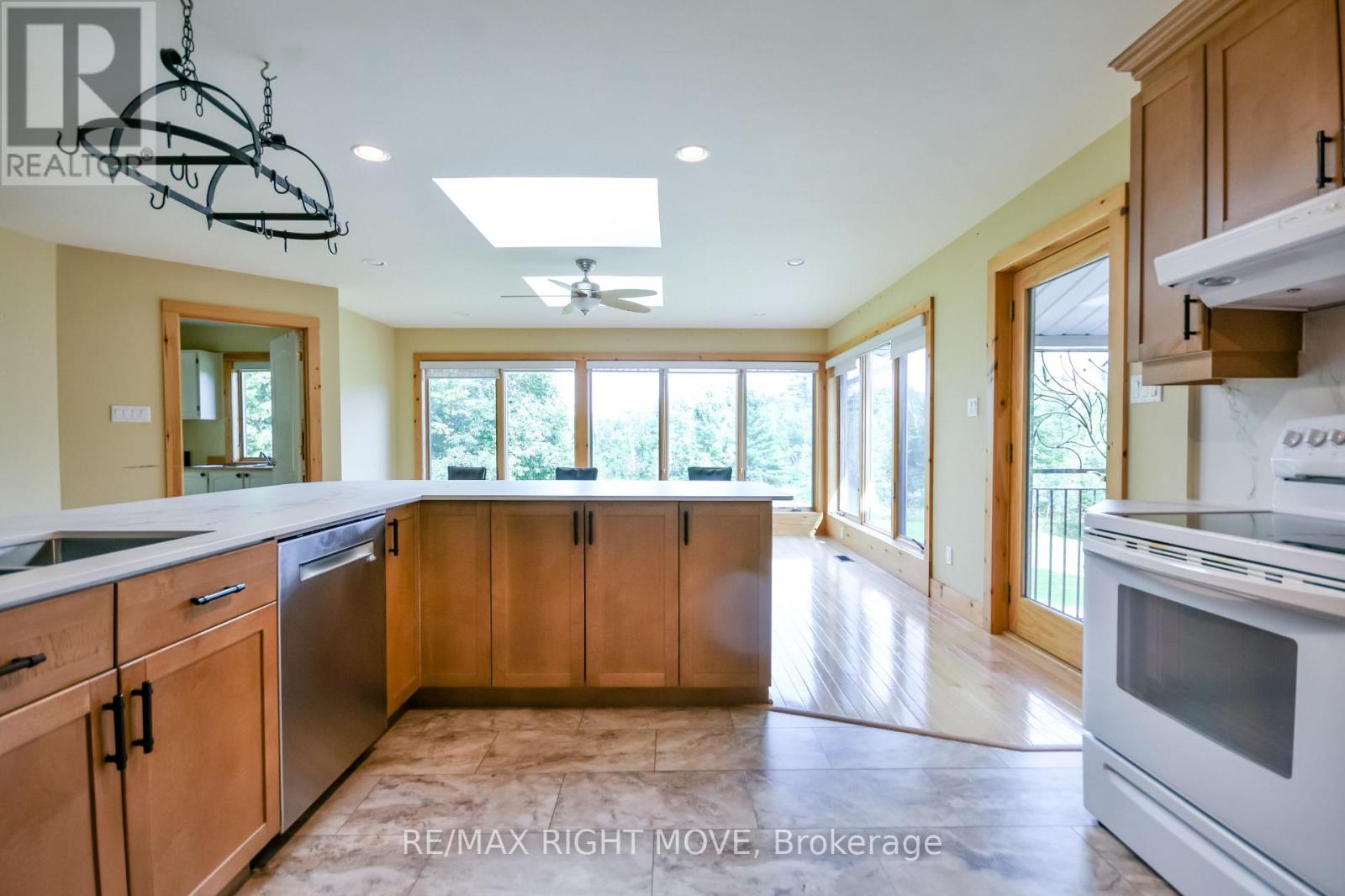 570 LAKE DALRYMPLE ROAD - 11