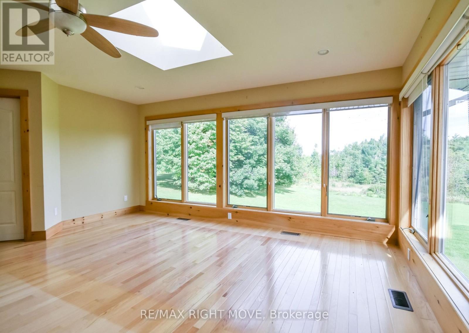 570 LAKE DALRYMPLE ROAD - 14