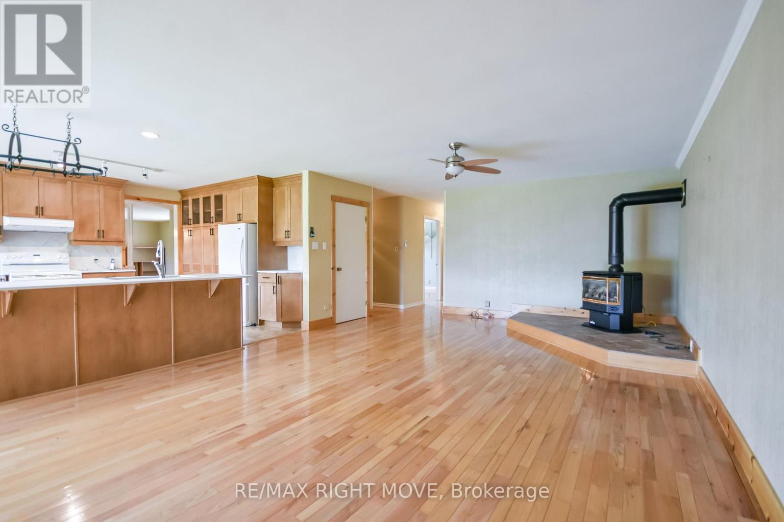 570 LAKE DALRYMPLE ROAD - 16