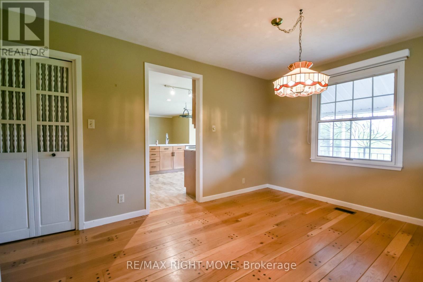 570 LAKE DALRYMPLE ROAD - 17
