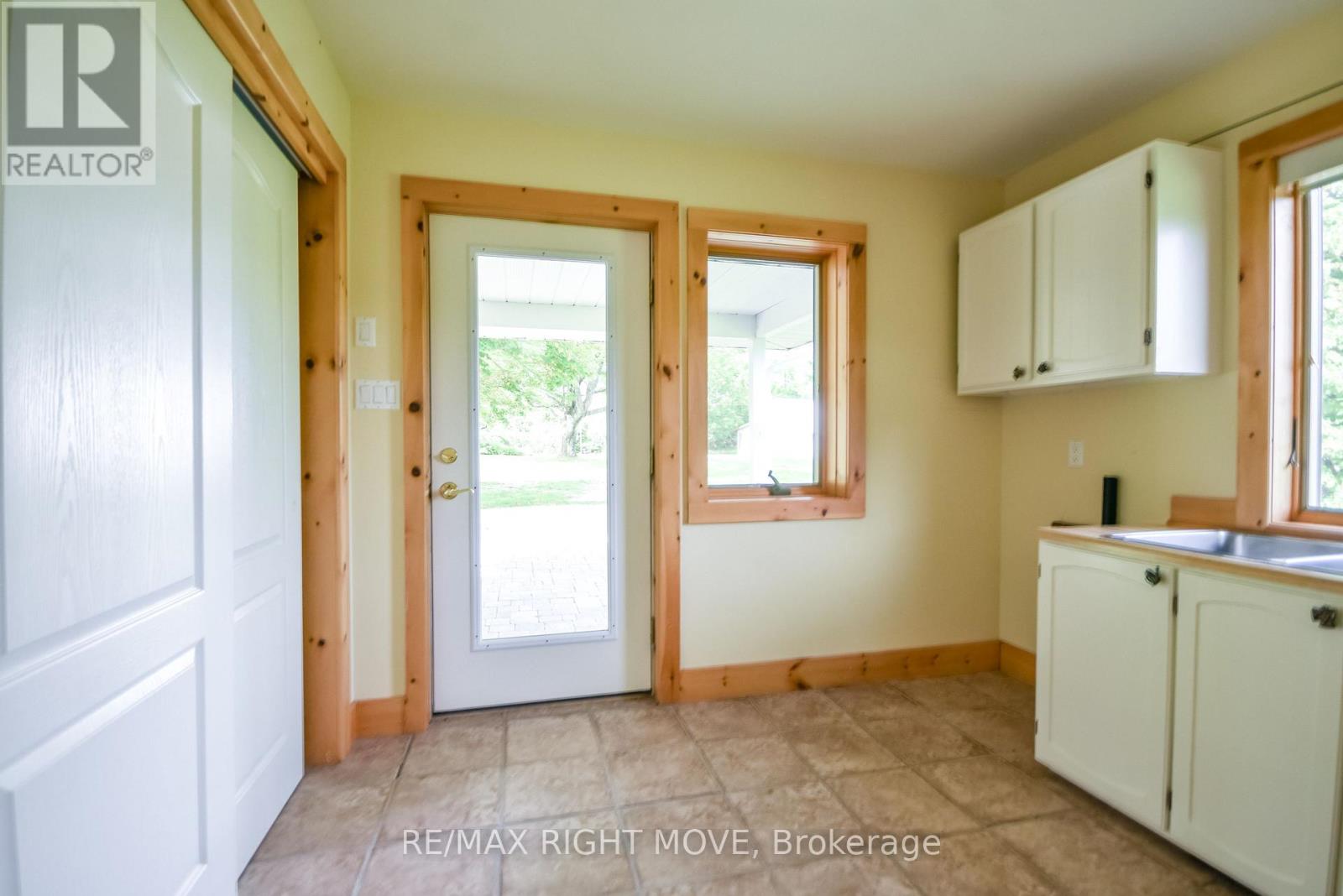 570 LAKE DALRYMPLE ROAD - 29