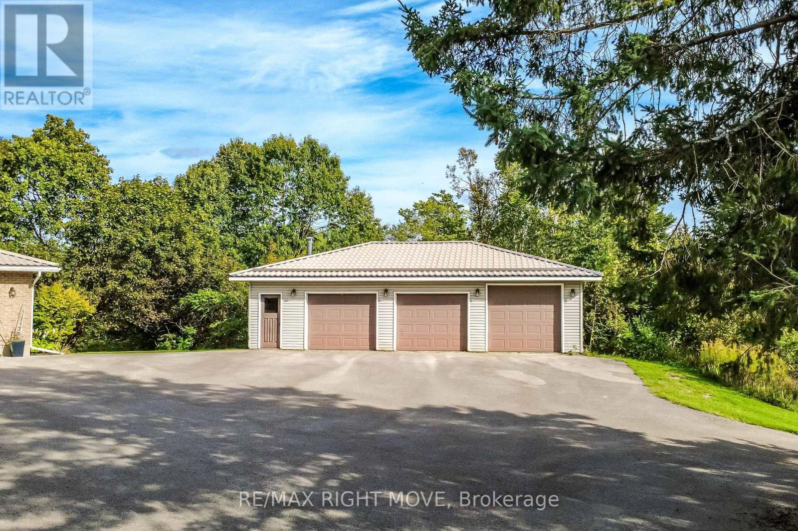 570 LAKE DALRYMPLE ROAD - 3