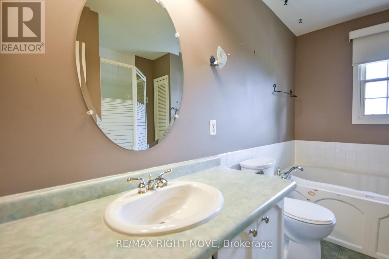 570 LAKE DALRYMPLE ROAD - 32