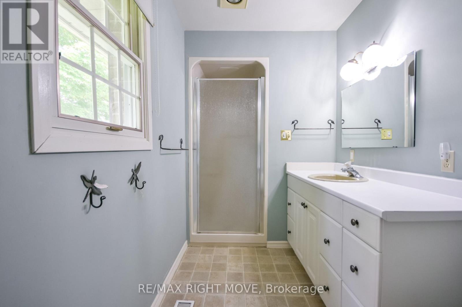 570 LAKE DALRYMPLE ROAD - 34
