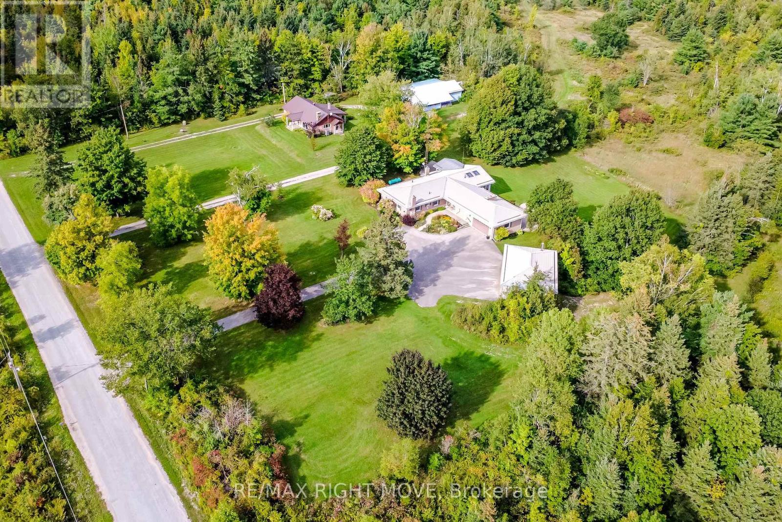 570 LAKE DALRYMPLE ROAD - 43