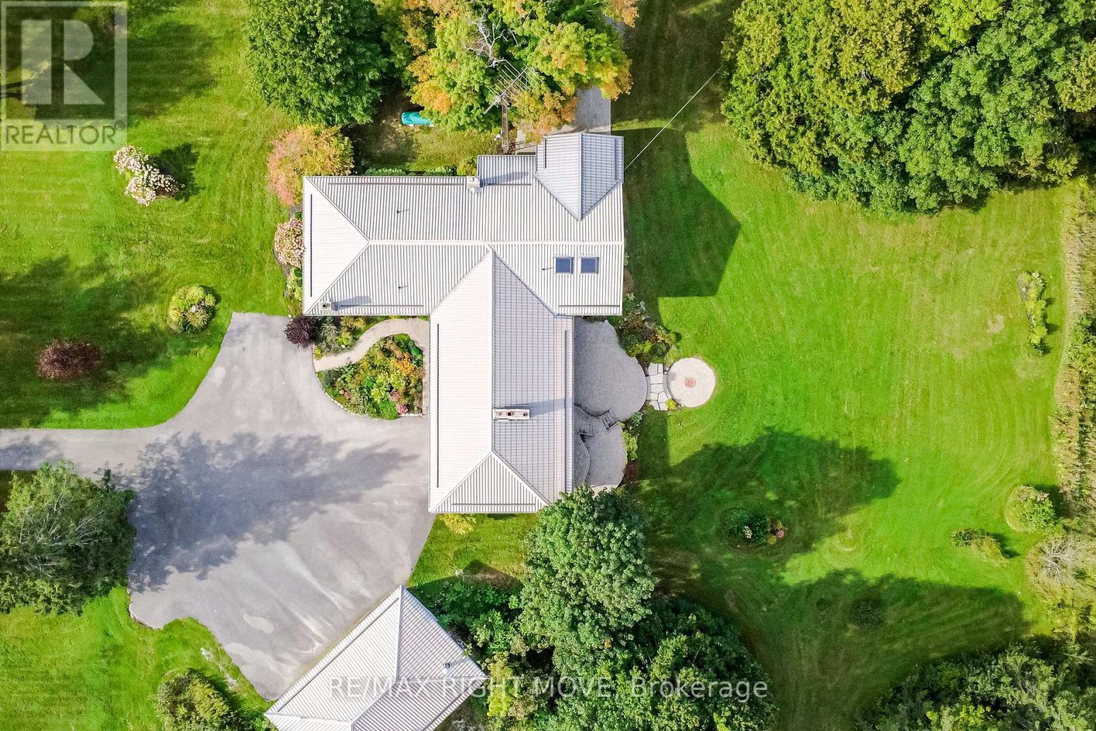 570 LAKE DALRYMPLE ROAD - 44
