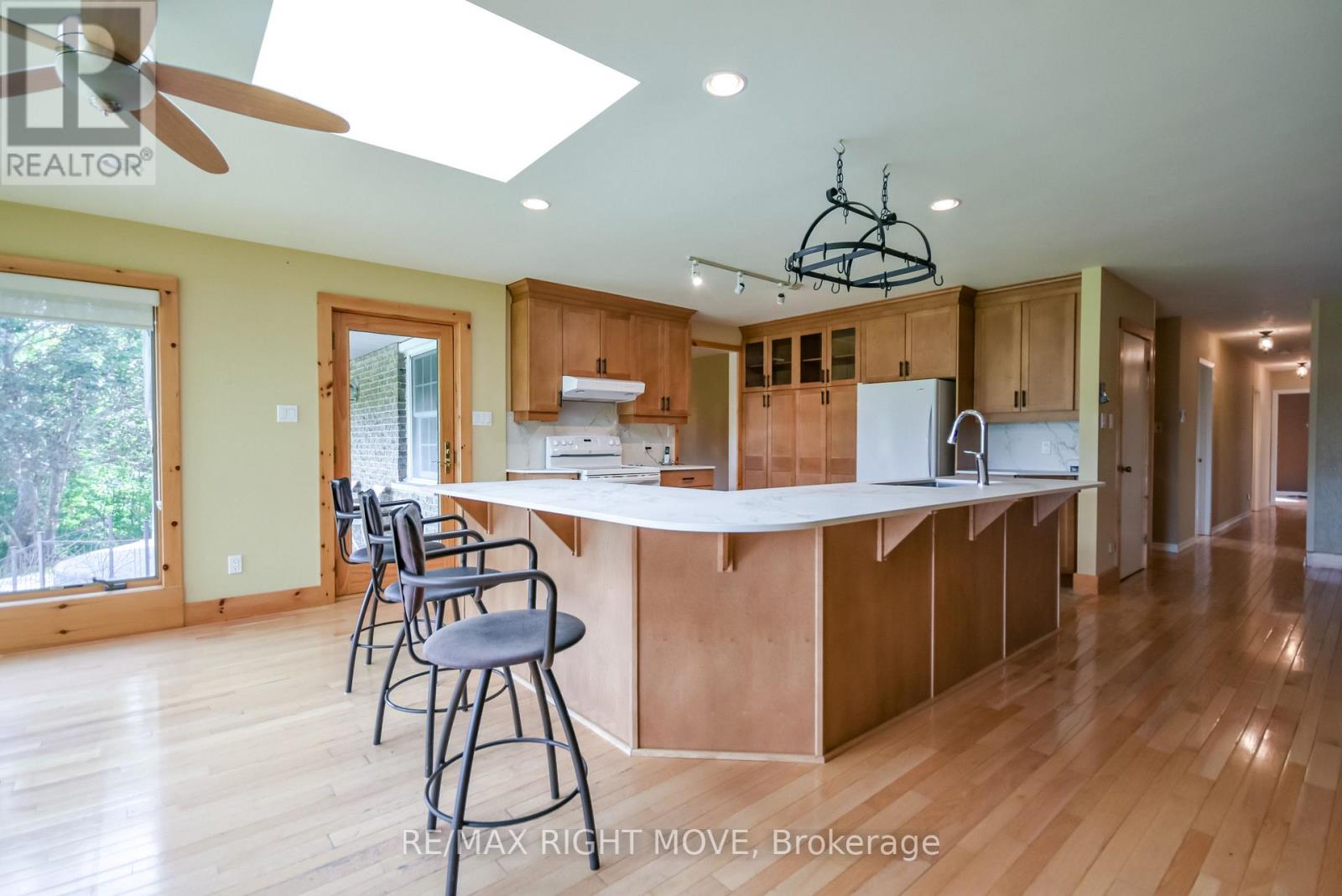 570 LAKE DALRYMPLE ROAD - 8