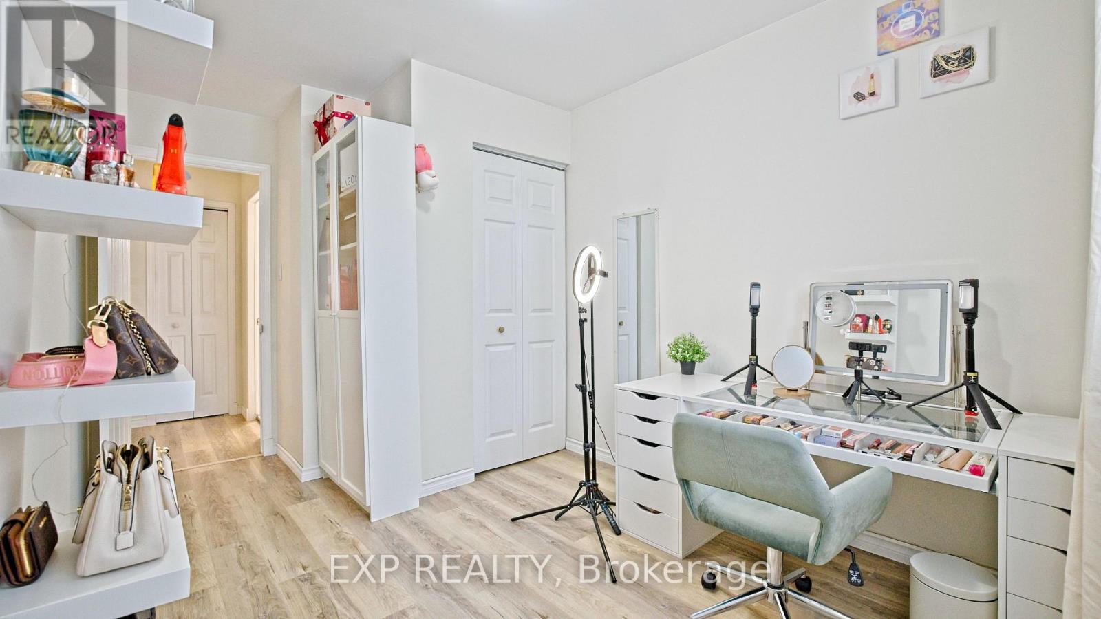 410 KING WILLIAM STREET - 26