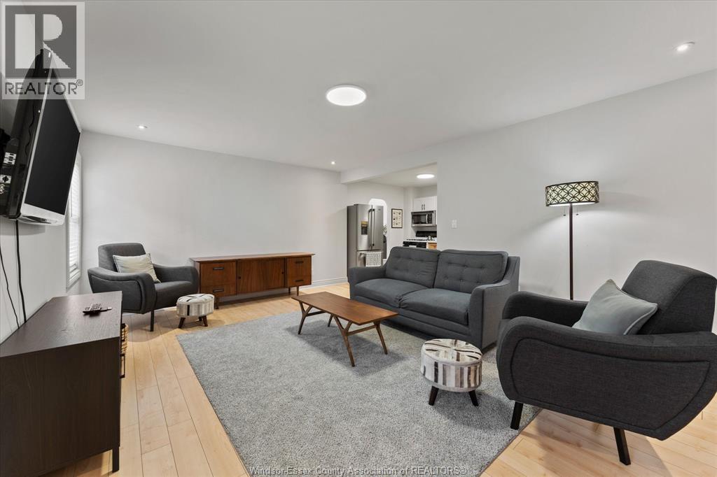 130 Langtry STREET - 10