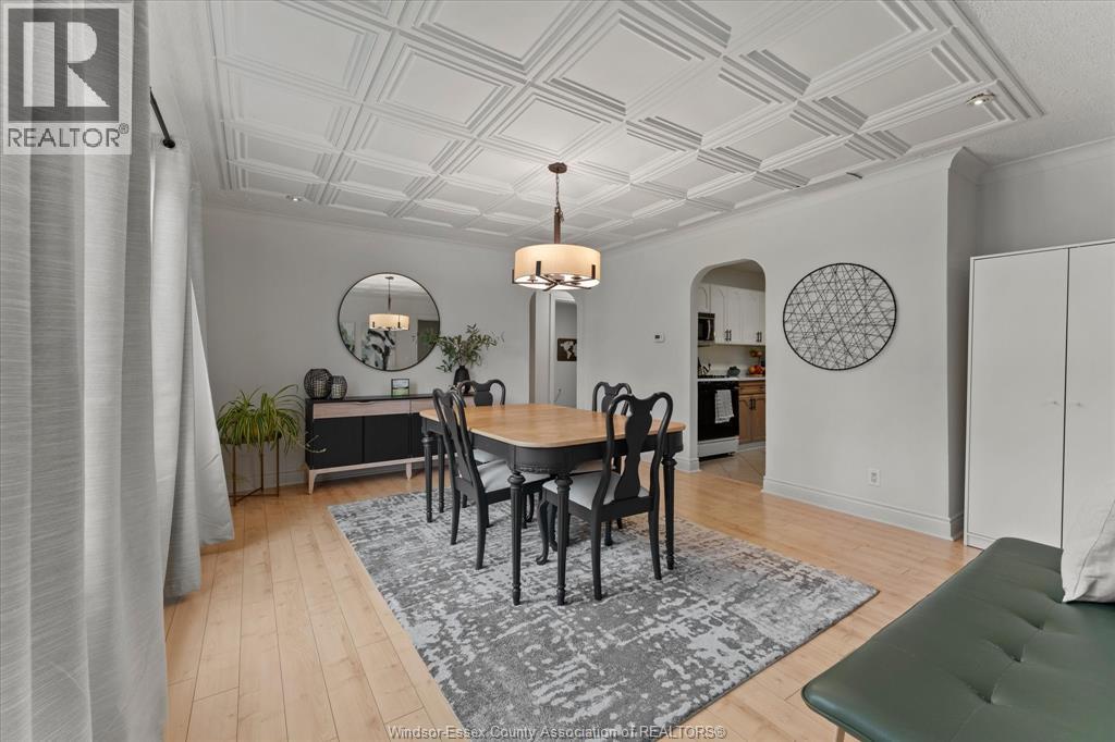 130 Langtry STREET - 3